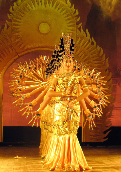 《千手观音》。