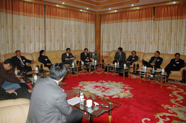 中国共产党广西师范大学第九届委员会召开第一次全体会议。