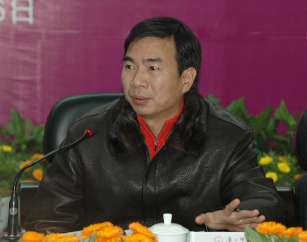 梁宏校长对评建工作提出要求。