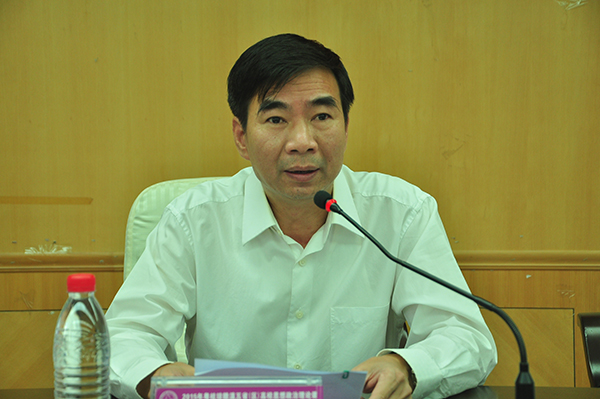 梁宏校长致欢迎辞（大学生通讯社　苏朗　摄）