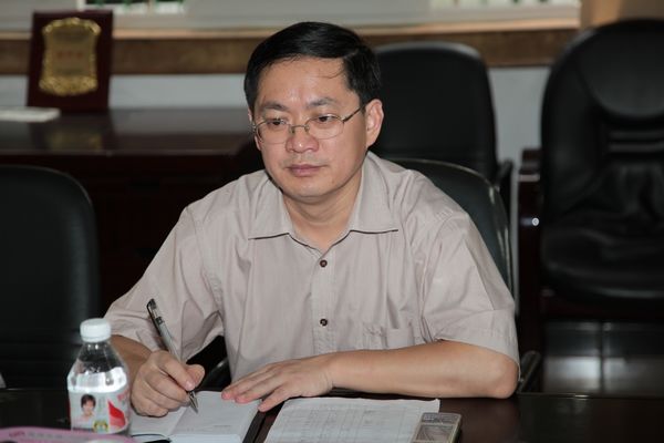 唐仁郭副书记听取学院汇报工作