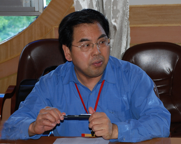 评估专家组组长房喻教授讲话。