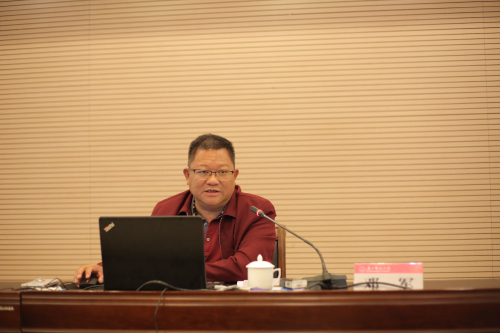 邓书记为第198期全国高校辅导员示范培训班授课.jpg