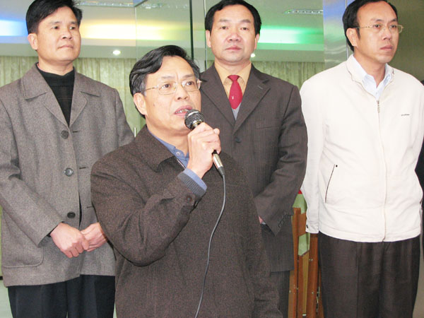 钟瑞添副校长发表重要讲话。