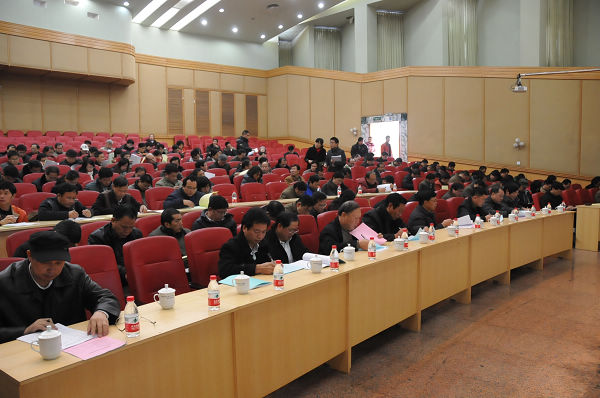 与会人员填写测评表（赵晋凯 摄）