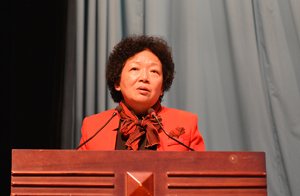 校党委书记王枬发表讲话（大学生通讯社 金碧微 摄）