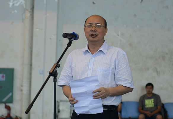 自治区教育厅副厅长蔡昌卓宣布闭幕 （大学生通讯社 陈明航/摄）