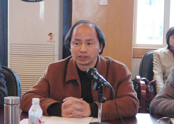 易忠副校长主持会议