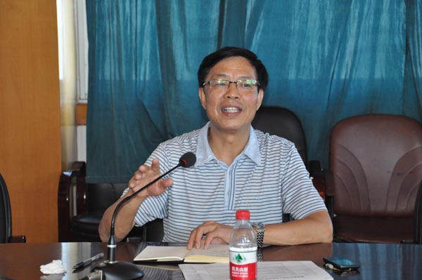 钟瑞添副校长主持会议