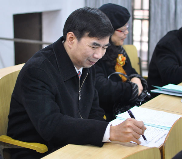 梁宏校长在王城校区听课 （大学生记者团 潘攀 摄）