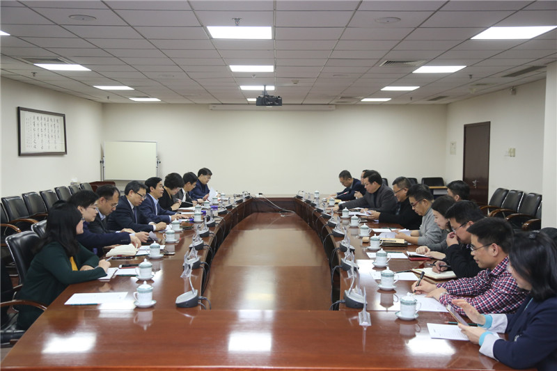 C:/Documents and Settings/qiaoliang/桌面/座谈会现场.jpg