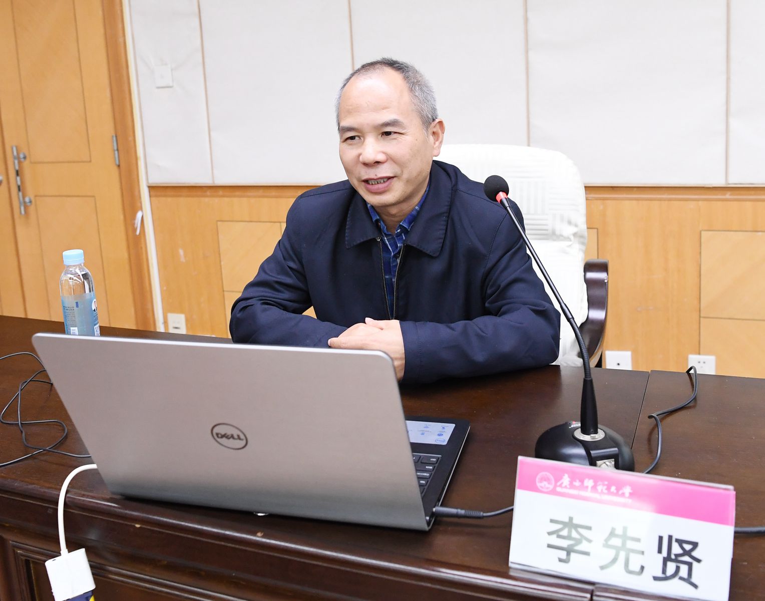 8软件工程一级博士点博士生导师代表李先贤教授发言_副本.jpg