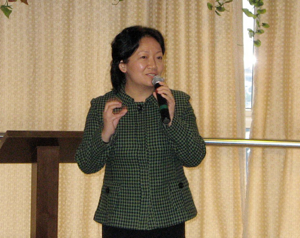 校党委王枬书记在联谊会上致辞。