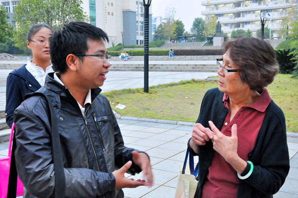 王冠川先生的夫人和公益项                    </div></div></article>
                    </div>
                    <div id=