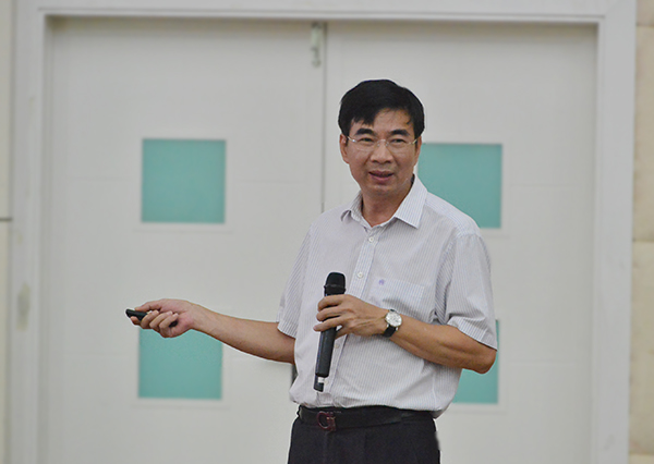 校长梁宏作相关工作汇报