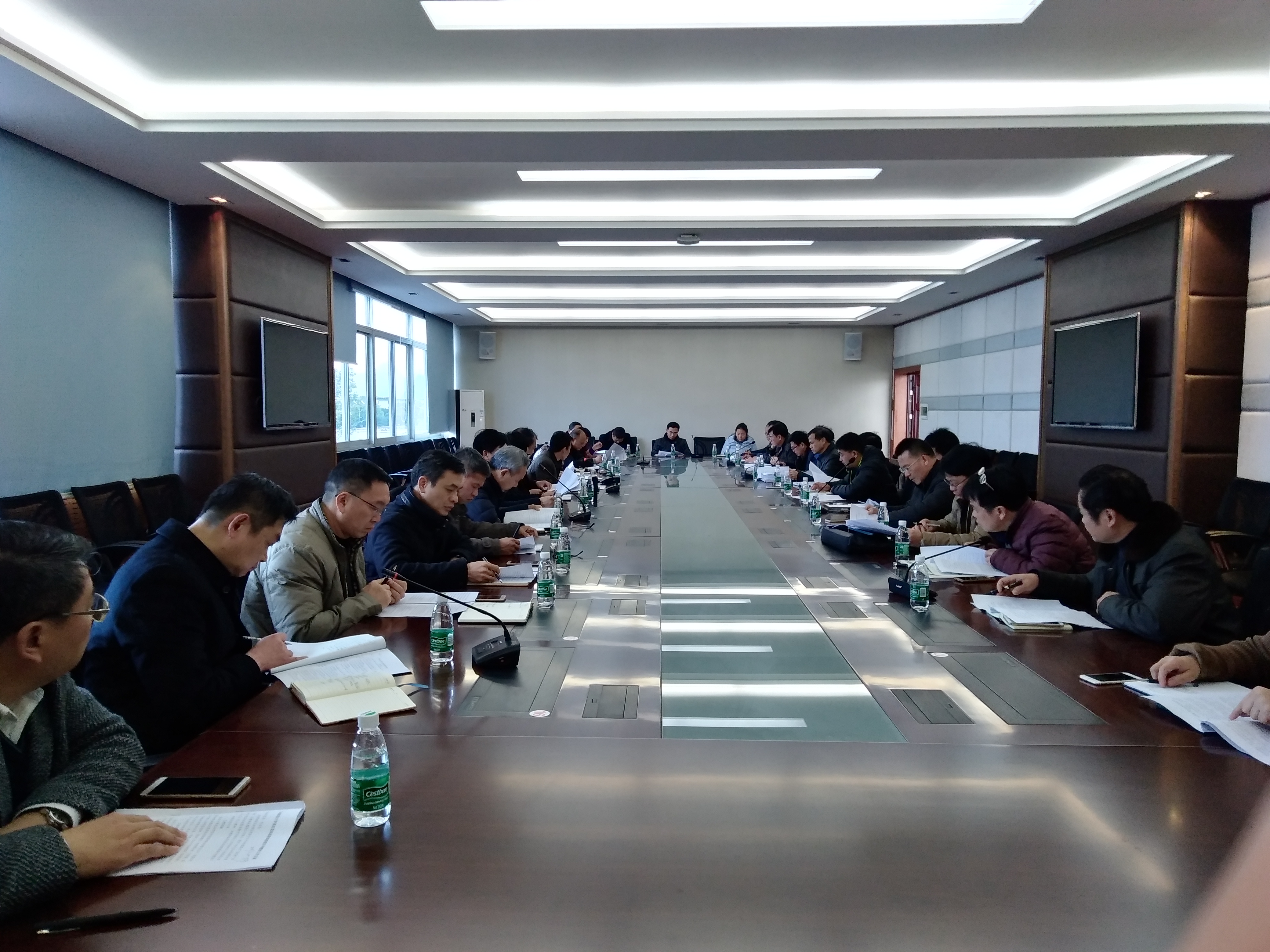 （图）基层党组织软弱涣散专项整治工作会议.jpg