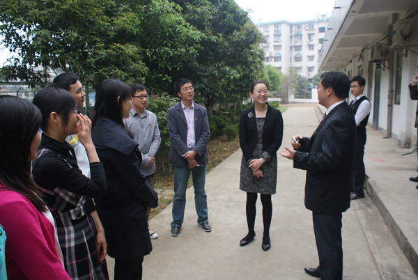 严副书记与学生干部进行交流