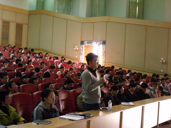 听众与秦敬德副书记交流