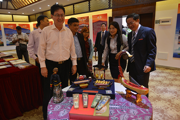 参观东盟研究中心