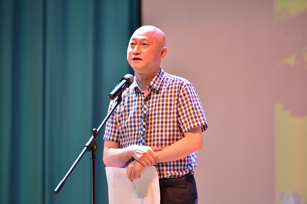 自治区政协常委、广西戏剧家协会主席、著名戏剧家、剧作家常剑钧致辞