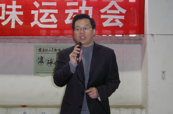 贺祖斌副校长致词。