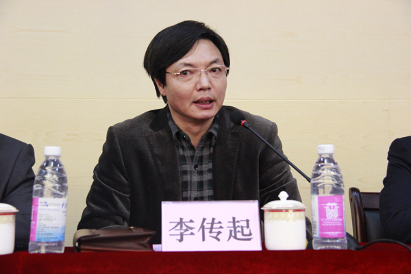 我校副校长李传起致欢迎辞