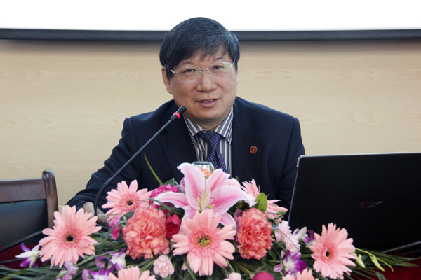 华东师范大学博士生导师石伟平教授为本期培训作首场讲座