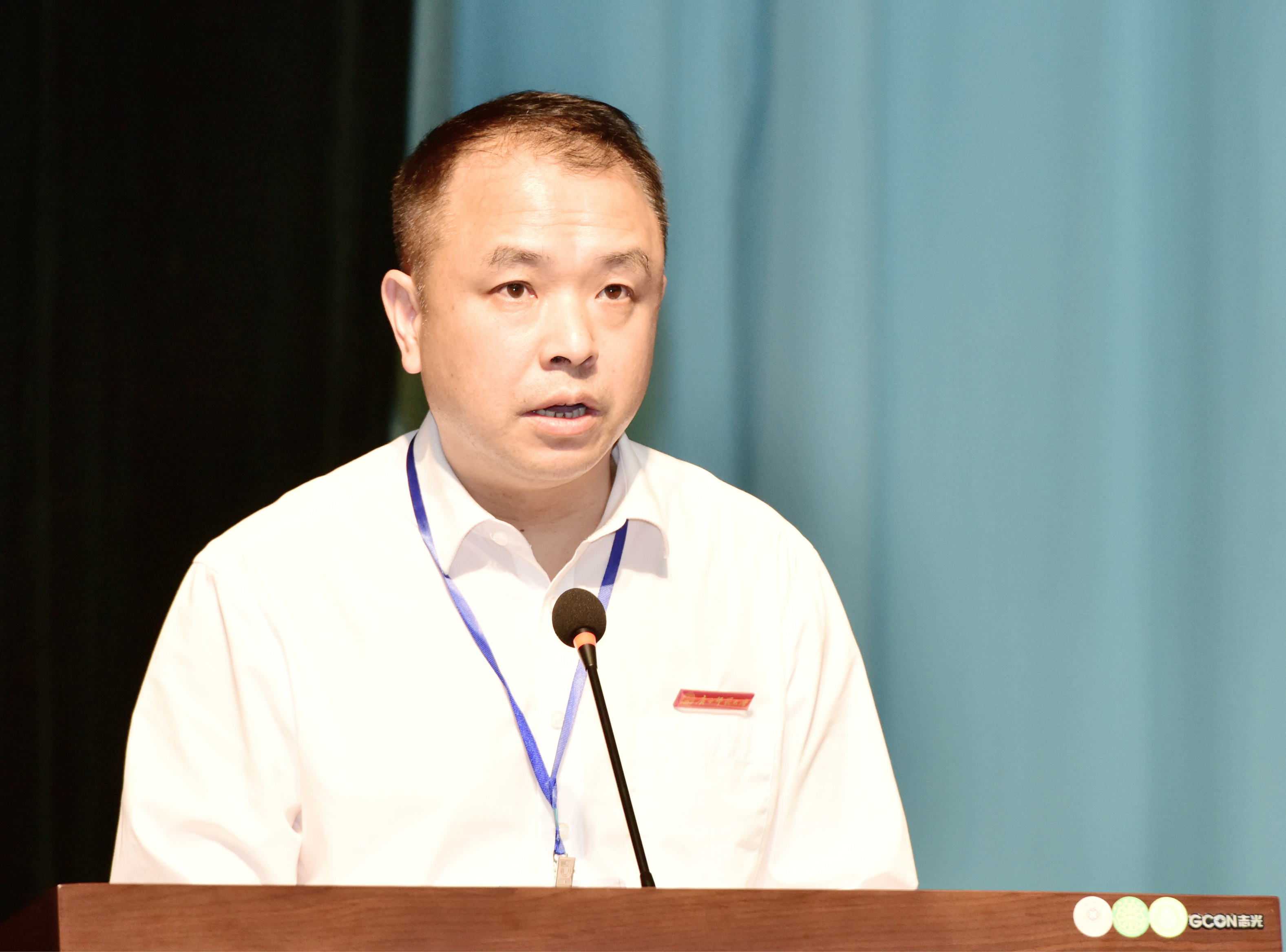 赵铁副书记主持下午会议.jpg