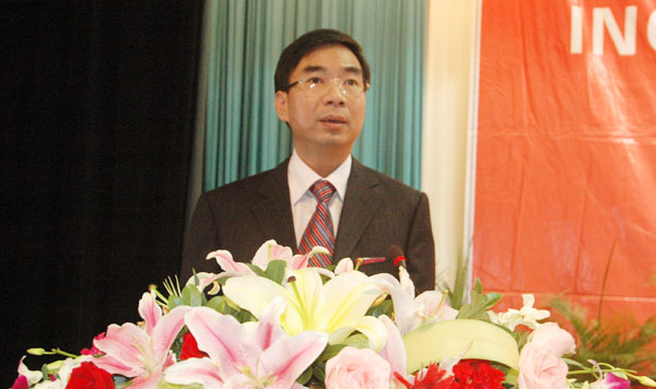 梁宏校长讲话。