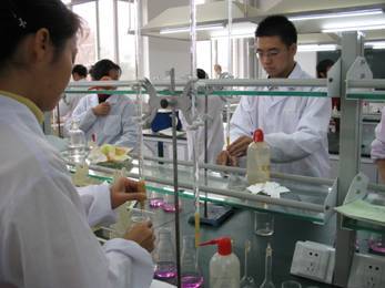 本科生的基础实验课。