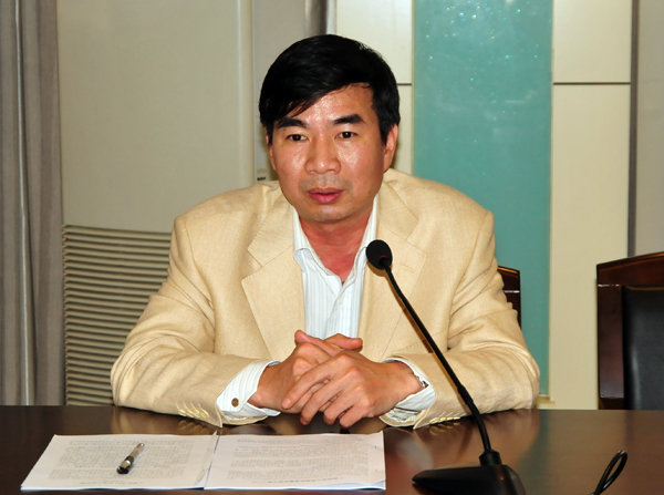 梁宏校长在会议上作重要讲话