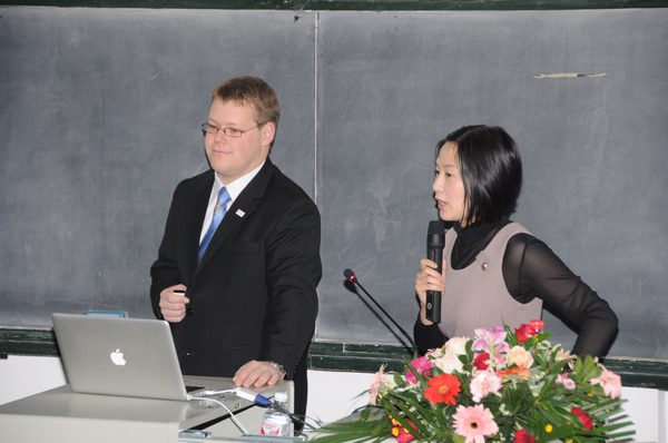 职师学院邀请德国达姆施塔特工业大学Hohmann博士与名师工程学员分享《                    </div></div></article>
                    </div>
                    <div id=