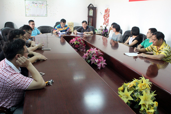 成教学院党支部开展“两学一做”专题学习党课活动