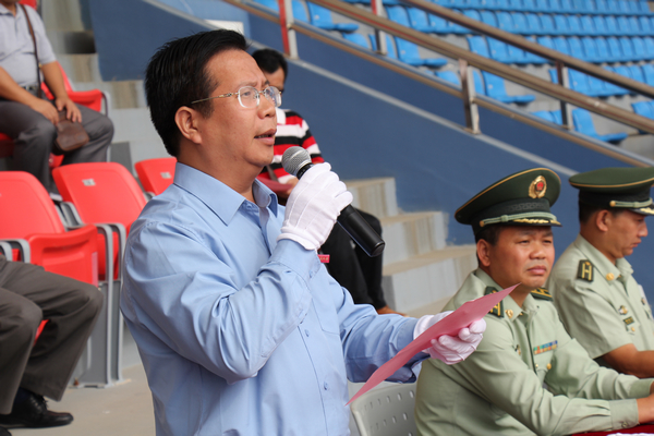 副校长覃卫国讲话