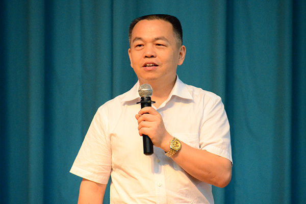 桂林理工大学副校长肖岳峰应邀作题为《高校管理中的激励机制》的报告