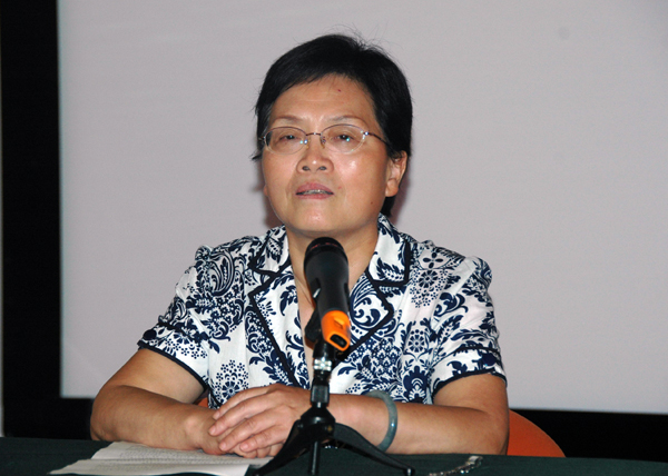 张明非老师在会上讲话。