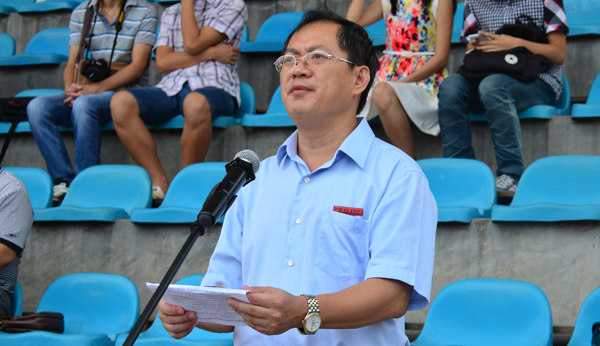 校党委副书记唐仁郭致辞