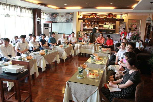 教师成长基金第二期项目立项会现场(大学生记者团 朱俊波 摄)