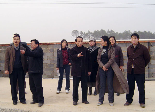 蓝常周副校长与林娜副书记一行到施工工地现场进行实地考察之二