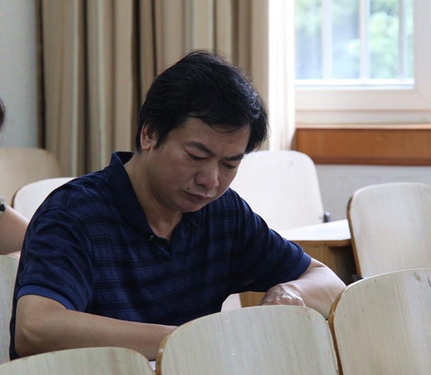 副校长张师超在职业技术师范学院听课（职业技术师范学院供图）