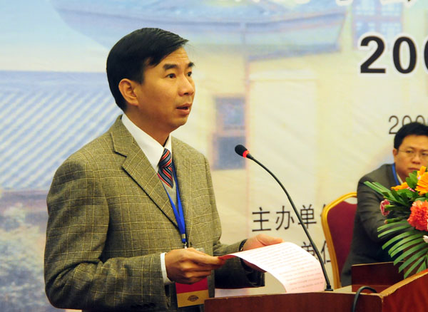 梁宏校长在开幕式上致贺辞。