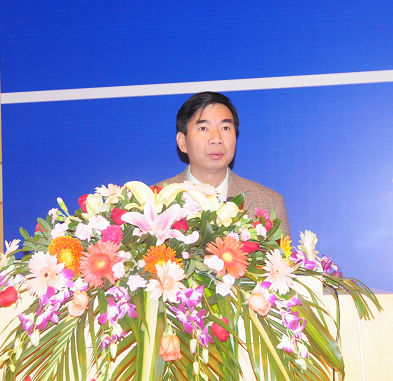 梁宏校长在开幕式上致辞