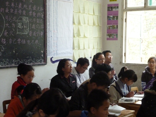 王枬书记深入课堂听我校实习生的公开课