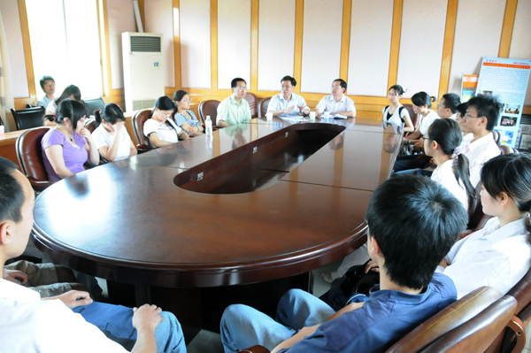 我校召开四川籍地震灾区学生代表座谈会。