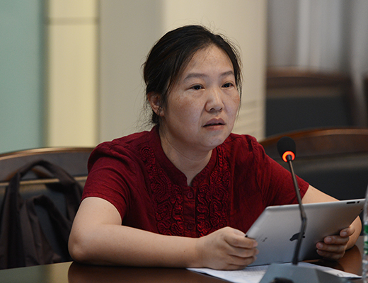 校党委副书记、纪委书记查丹明传达会议精神