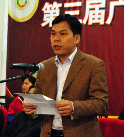 自治区总工会副主席、自治区教育工会主席梁建强在开幕式上讲话并宣布比赛开始