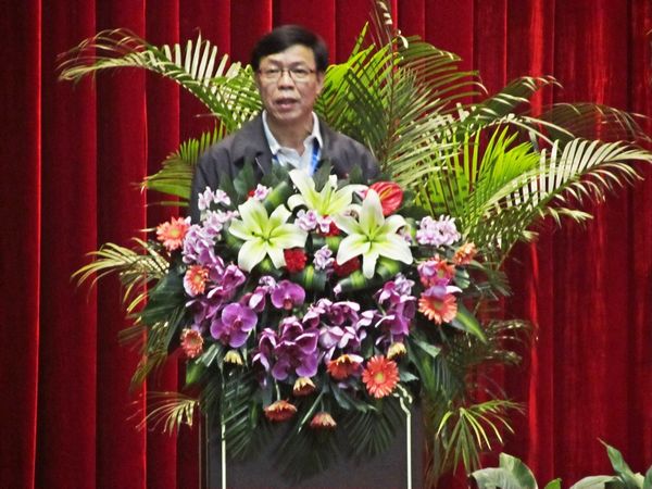 钟瑞添副校长代表小组发言