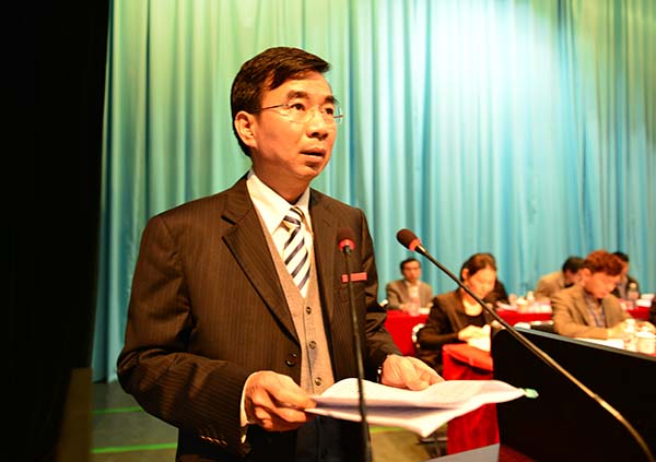 校长梁宏作工作报告