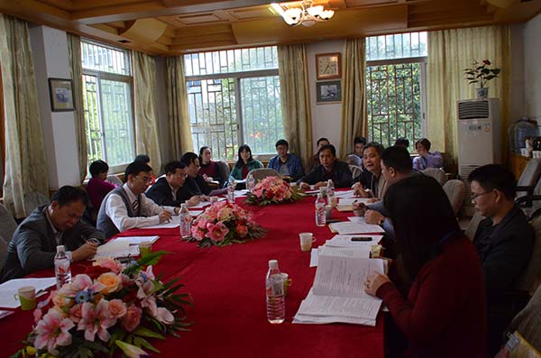 分组讨论现场（大学生通讯社　陈园园                    </div></div></article>
                    </div>
                    <div id=