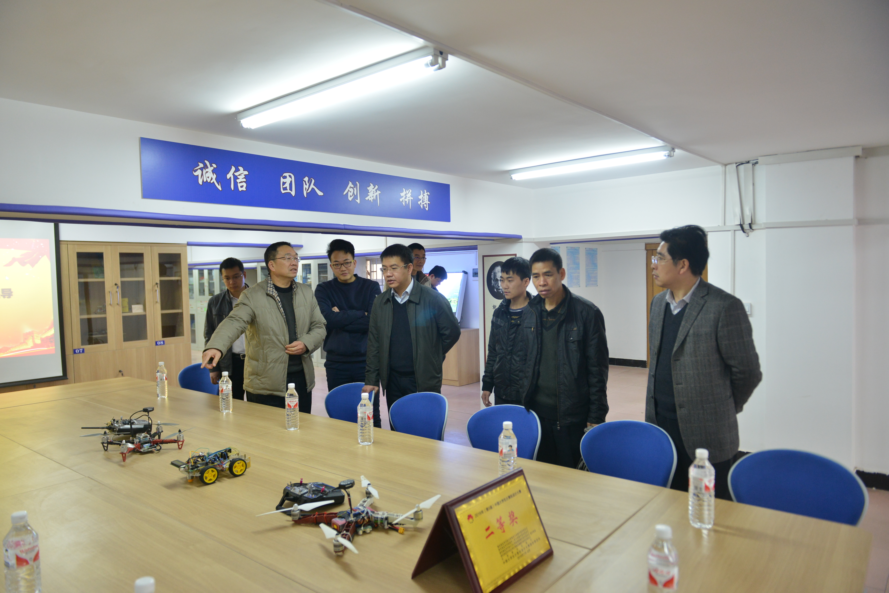 ２走访电子工程学院.JPG